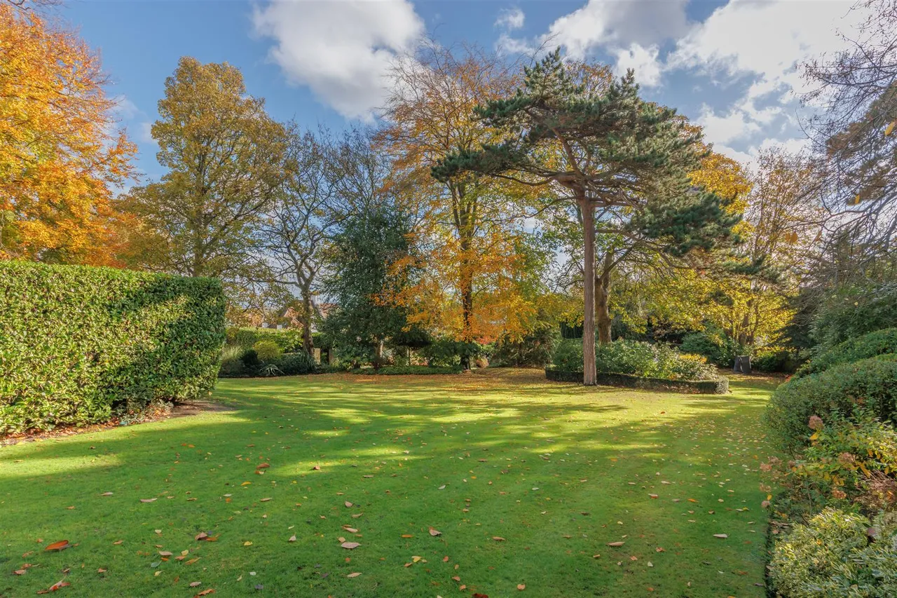 Southwood Lawn Road, Highgate, N6, photo 15
