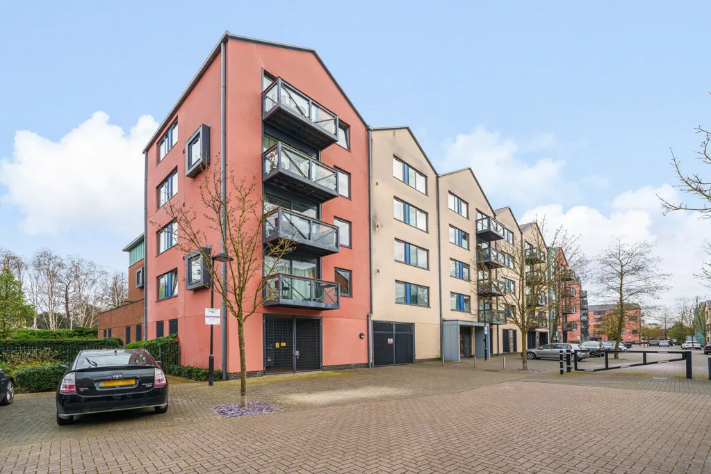 2 bed flat for sale, Union Lane, Isleworth, TW7