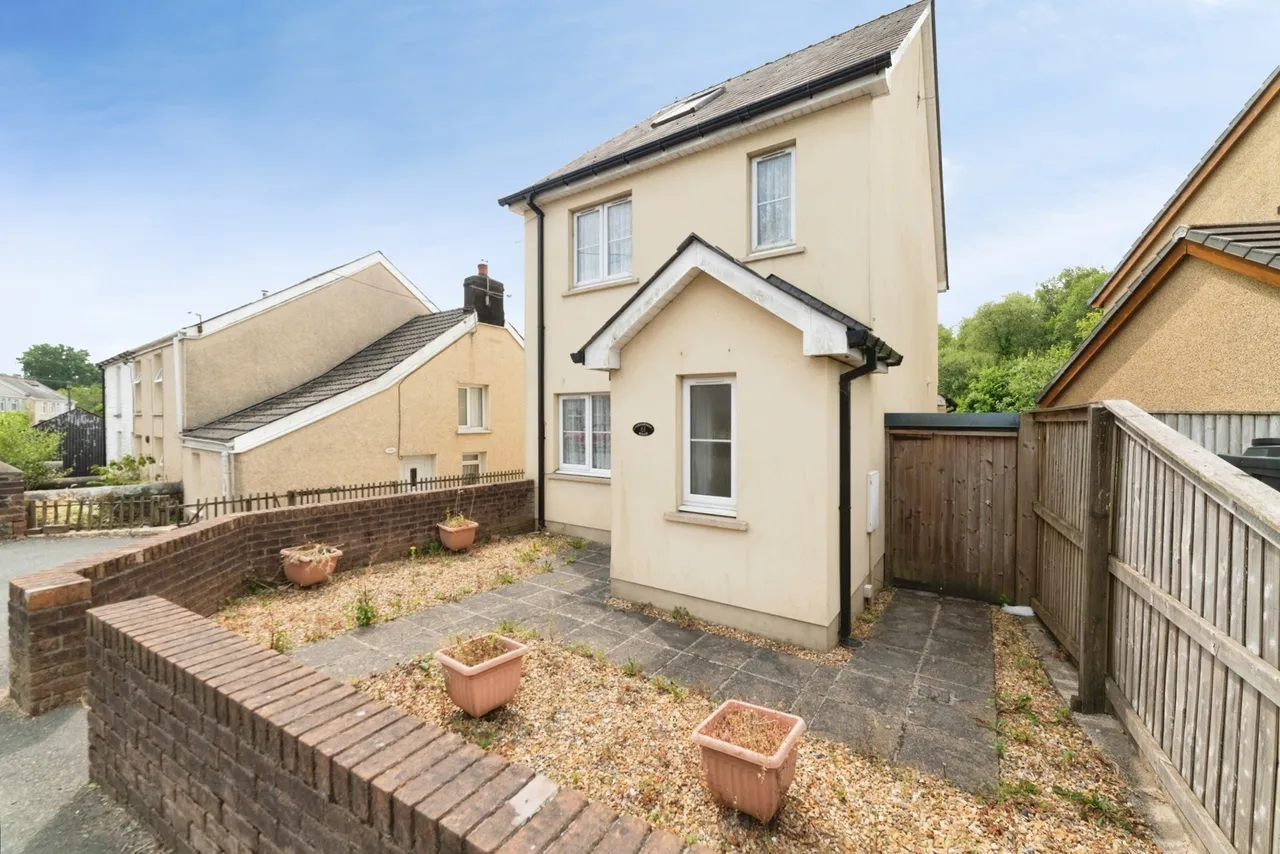 Carmarthen Road, Cross Hands, SA14, photo 14