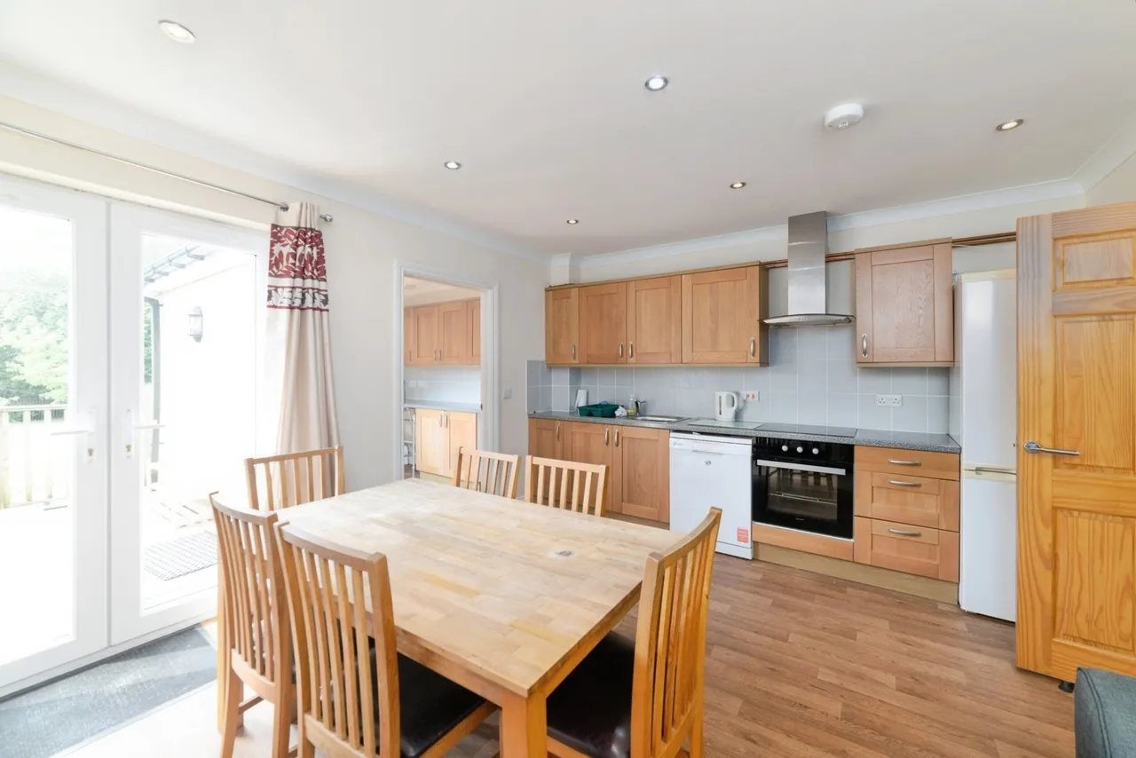 Carmarthen Road, Cross Hands, SA14, photo 4