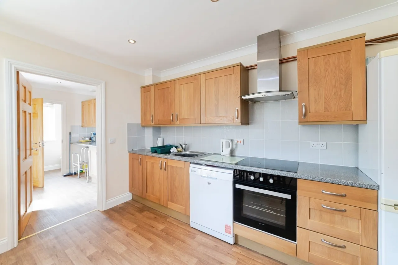 Carmarthen Road, Cross Hands, SA14, photo 6