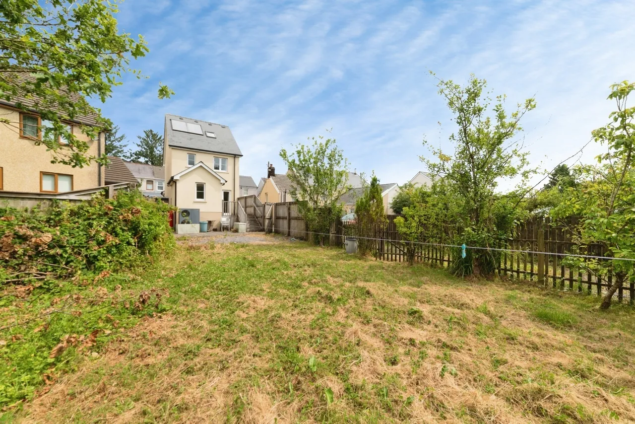 Carmarthen Road, Cross Hands, SA14, photo 2