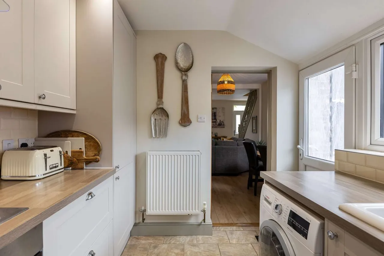 Queens Walk, Stamford, PE9, photo 10