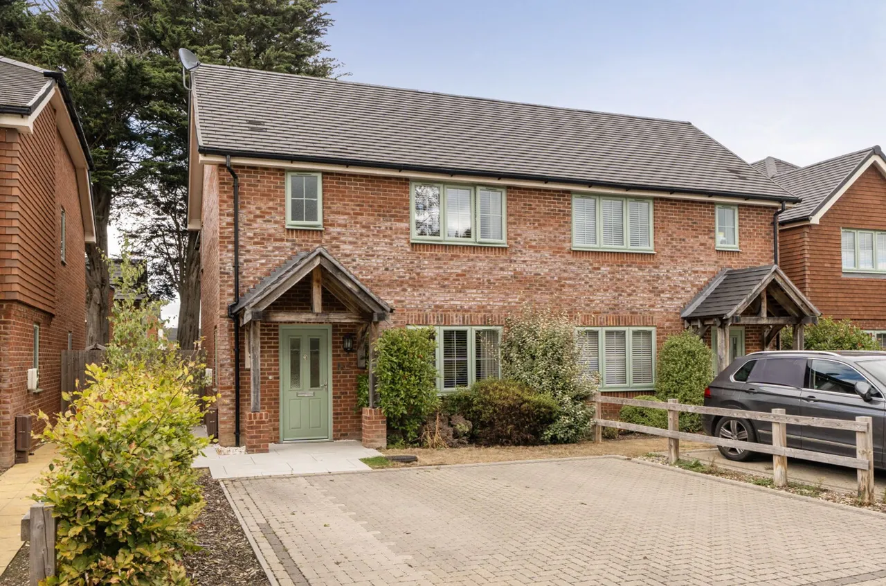 3 bed property for sale, Hook Lane, Aldingbourne, PO20