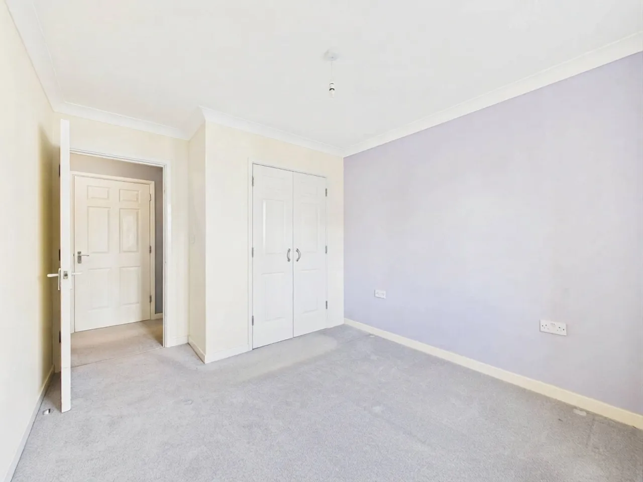 Keel, Bridge Wharf, KT16, photo 8