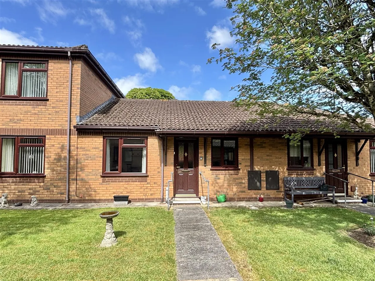 2 bed house for sale, Langley Road, Chippenham
