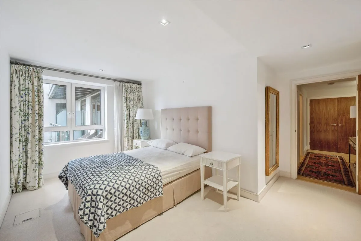 Kew Bridge Road, Brentford, TW8, photo 9