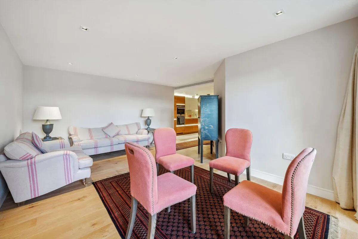 Kew Bridge Road, Brentford, TW8, photo 5