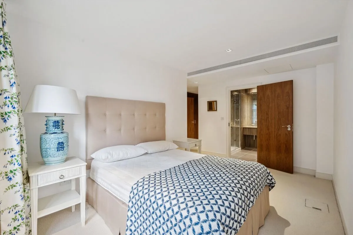 Kew Bridge Road, Brentford, TW8, photo 8