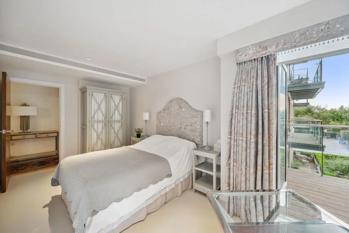 Kew Bridge Road, Brentford, TW8, photo 7