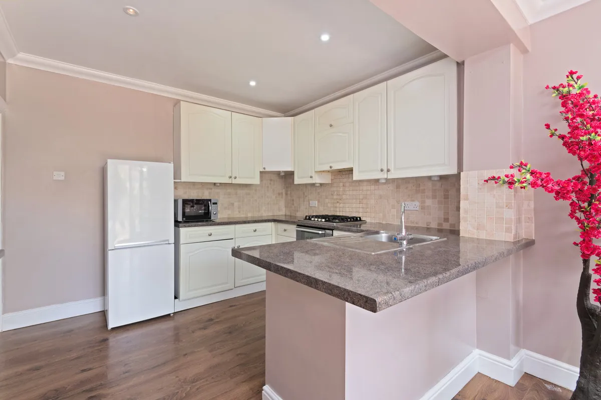 West Drayton, UB7, photo 8