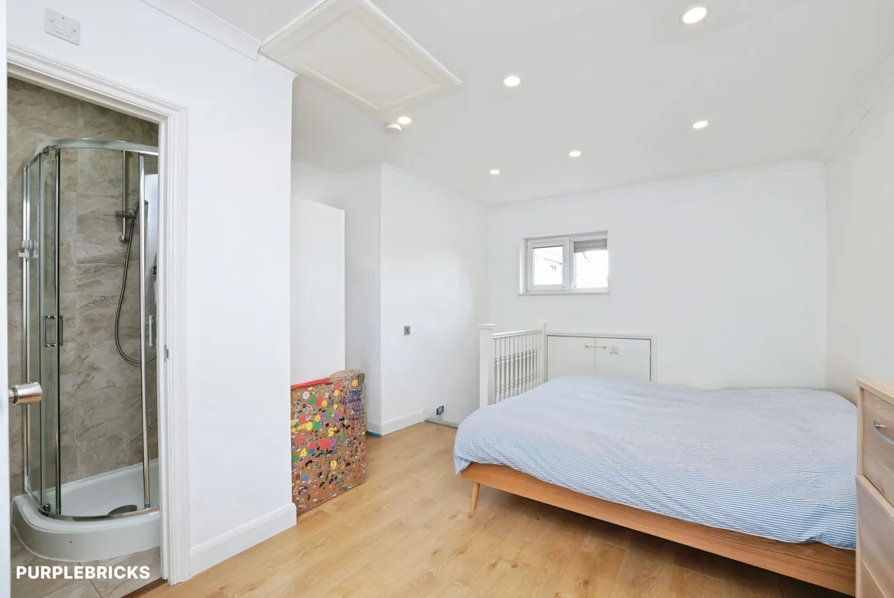 Mulberry Crescent, West Drayton, UB7, photo 6