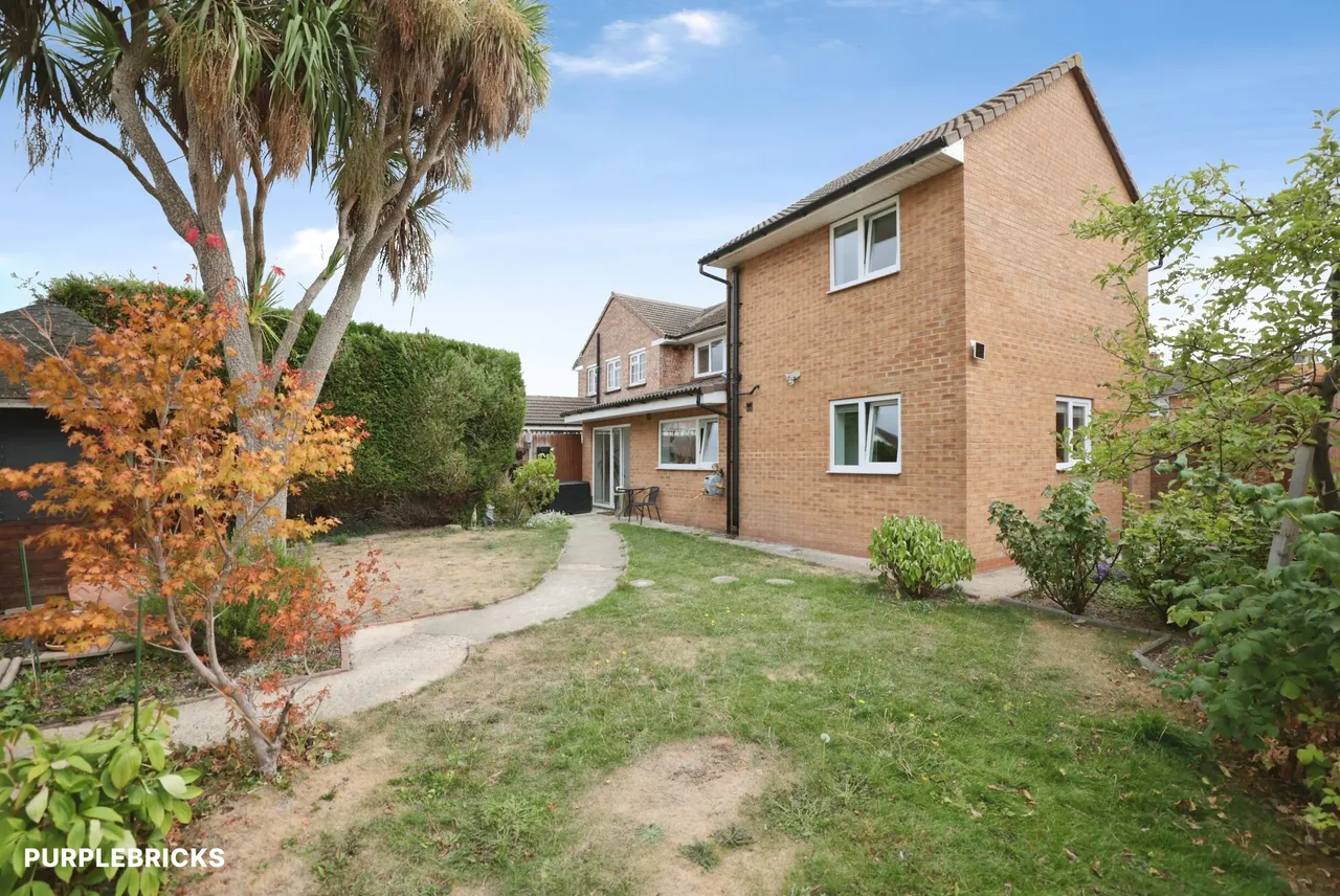Mulberry Crescent, West Drayton, UB7, photo 17