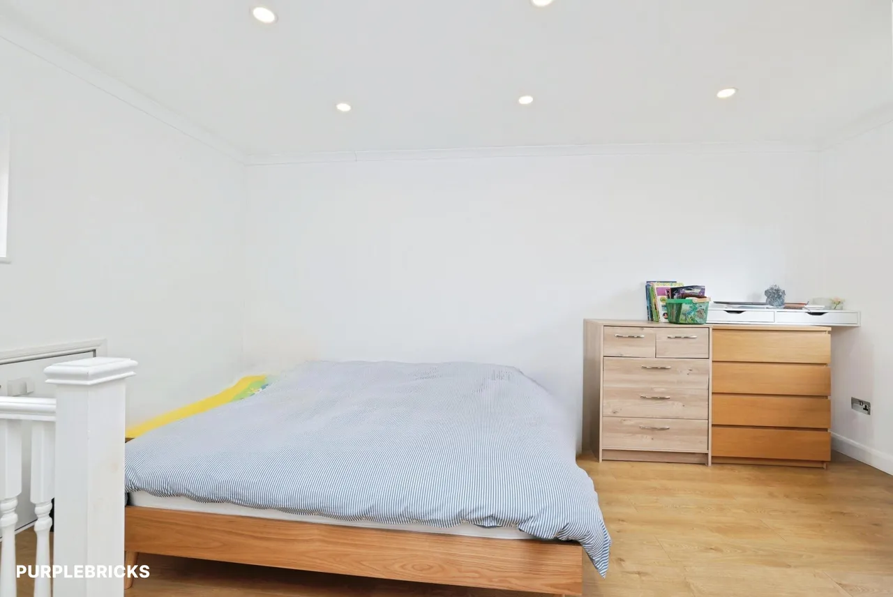 Mulberry Crescent, West Drayton, UB7, photo 8