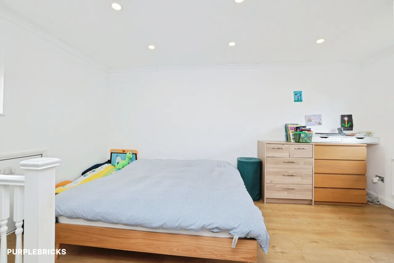 Mulberry Crescent, West Drayton, UB7, photo 21