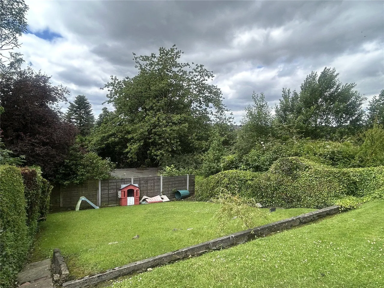 Huddersfield Road, Lees, OL4, photo 4