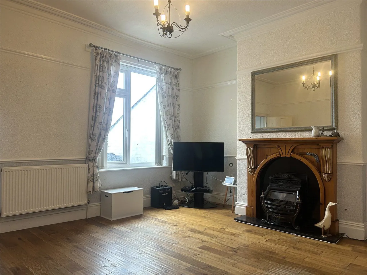 Huddersfield Road, Lees, OL4, photo 2
