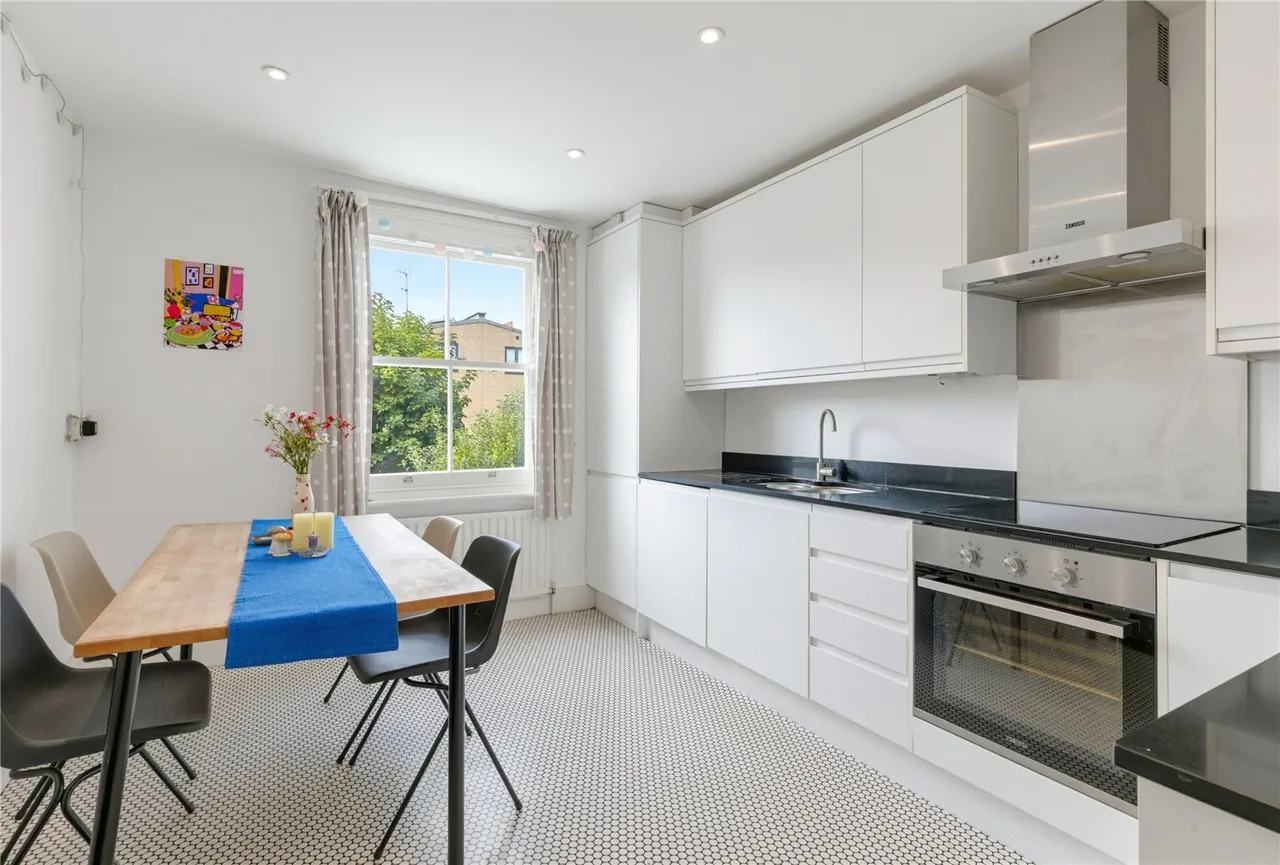 Sugden Road, London, SW11, photo 4