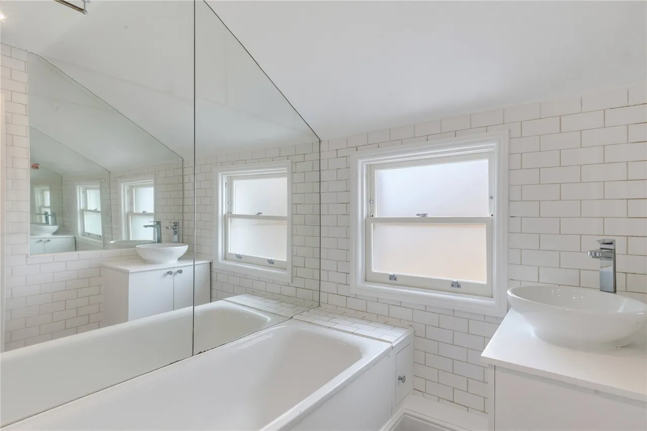 Sugden Road, London, SW11, photo 8