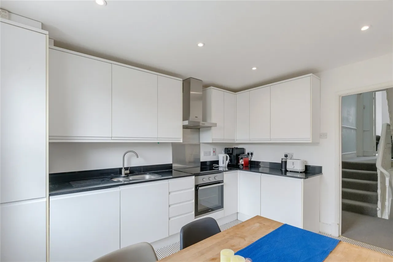 Sugden Road, London, SW11, photo 5