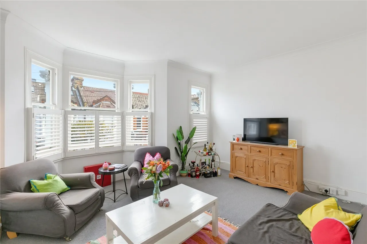 Sugden Road, London, SW11, photo 3
