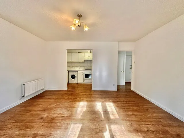 Collier Close, Beckton, E6, photo 5