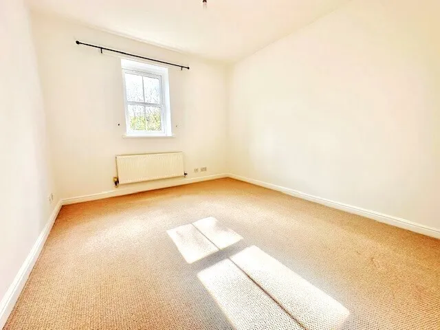 Collier Close, Beckton, E6, photo 4