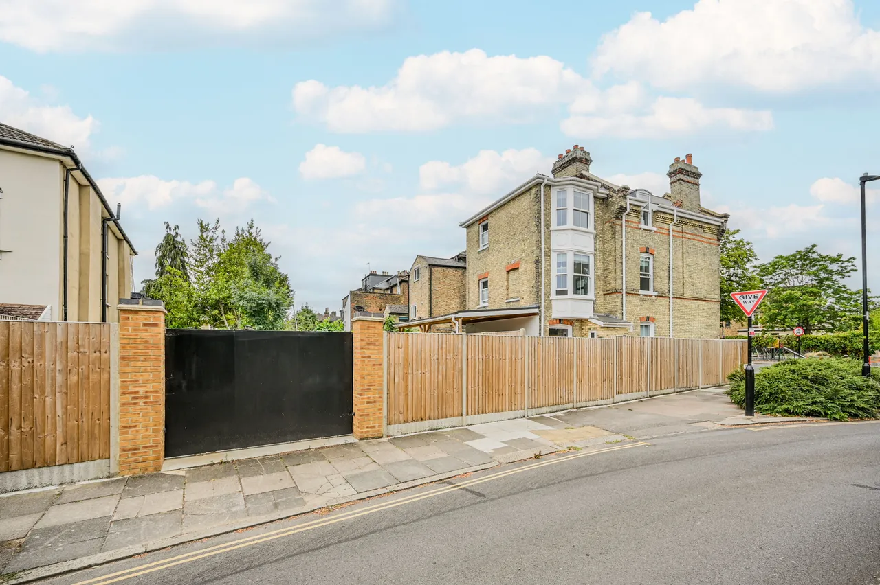 86 Finsbury Road, London, photo 2