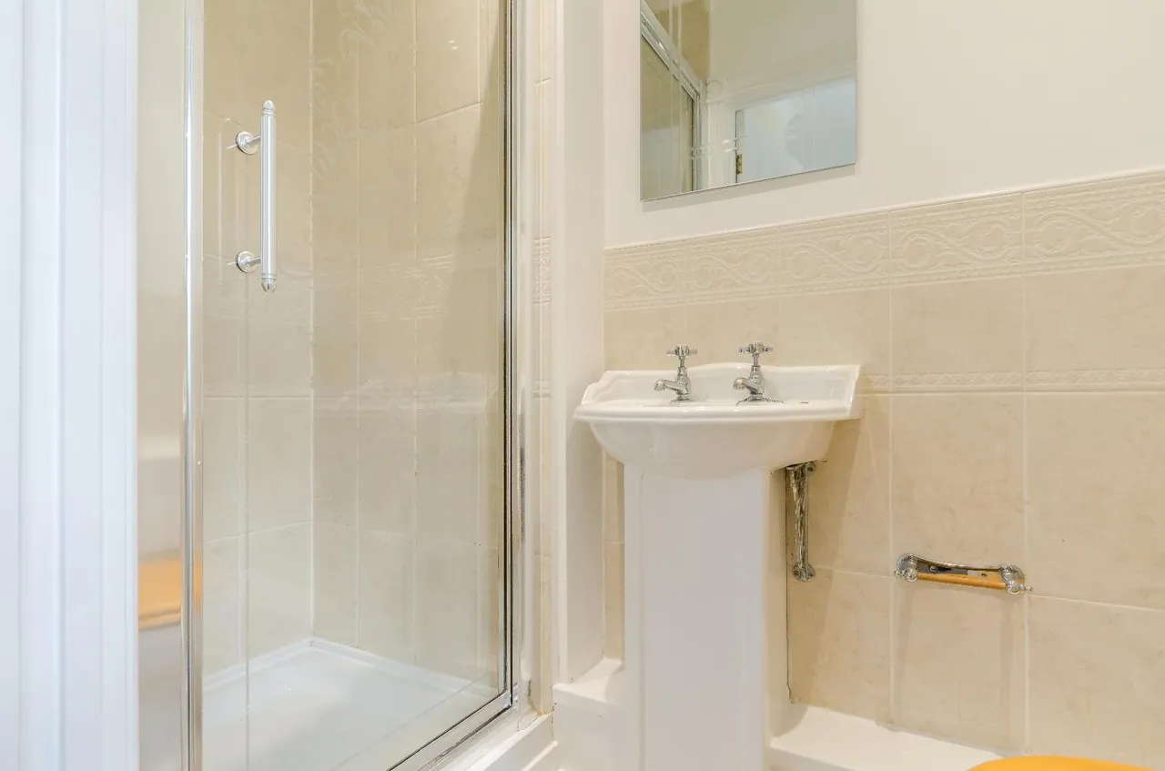 Bishopfields Drive, York, YO26, photo 12