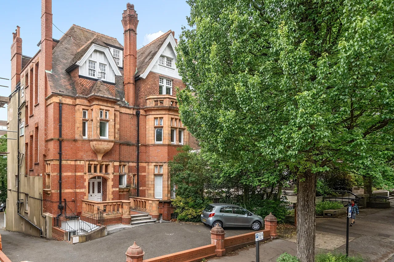 5 bed flat for sale — The Drive, Hove, BN3
