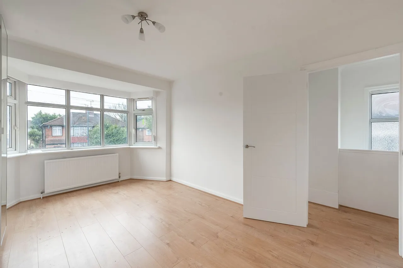 13 Bush Grove, Stanmore, photo 5