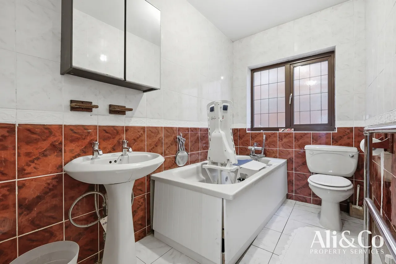 Long Lane, Grays, Essex, RM16 2PT, photo 19