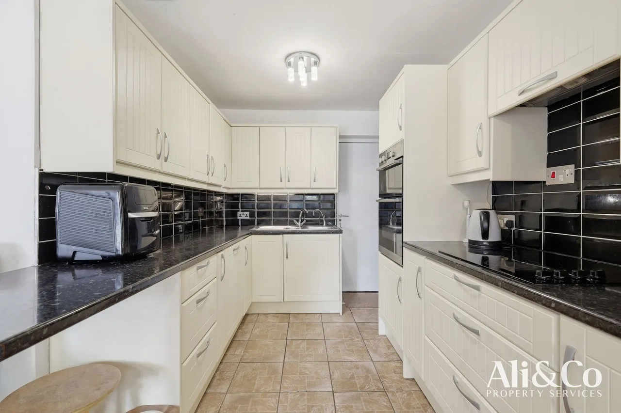 Long Lane, Grays, Essex, RM16 2PT, photo 5