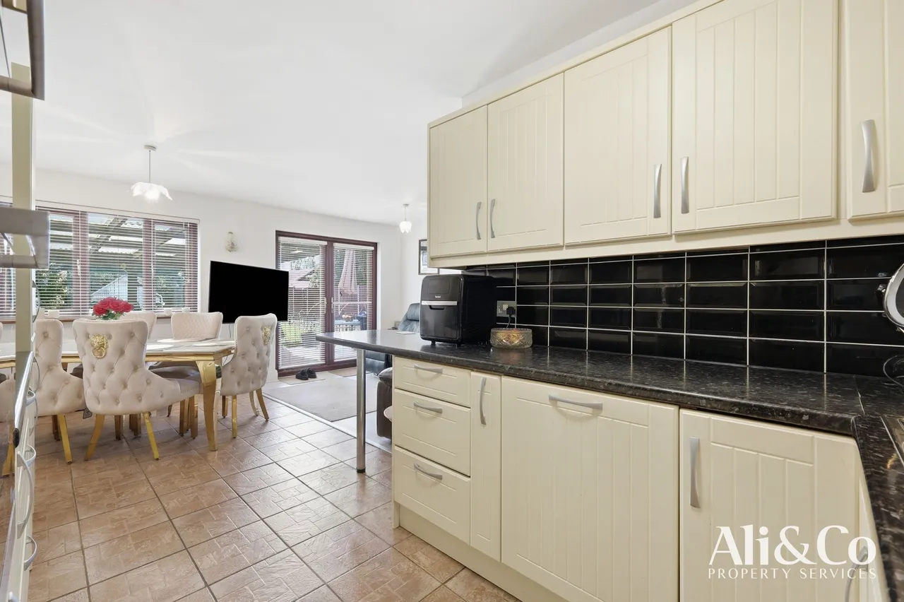 Long Lane, Grays, Essex, RM16 2PT, photo 4