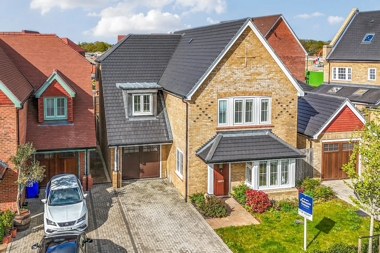 Featherfall Road, Crookham Village, GU51, photo 17