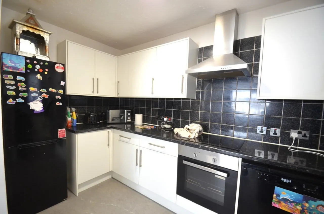 Hatton Road, Feltham, photo 3