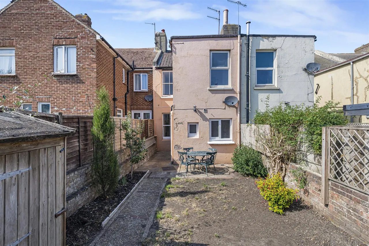 Evelyn Avenue, Newhaven, photo 26
