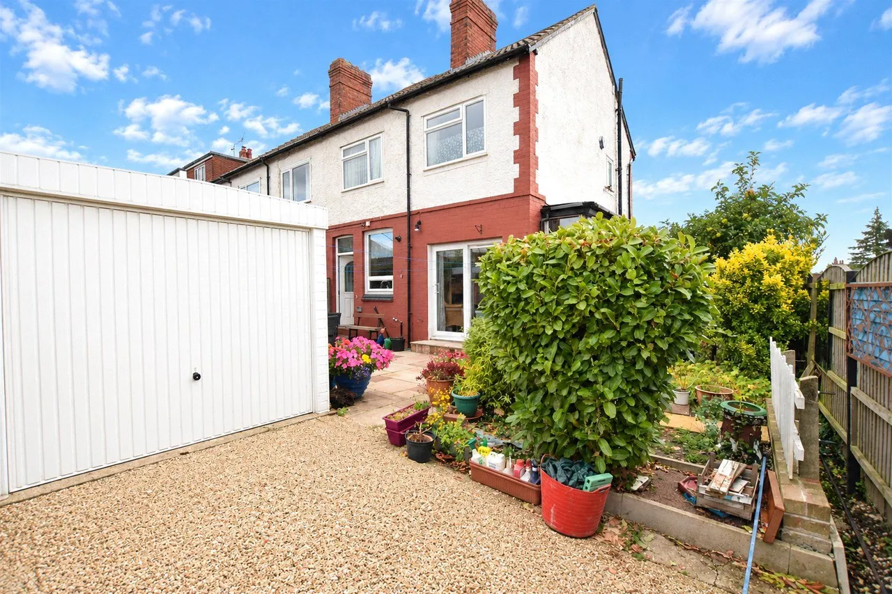 Ayresome Terrace, Roundhay, LS8, photo 11