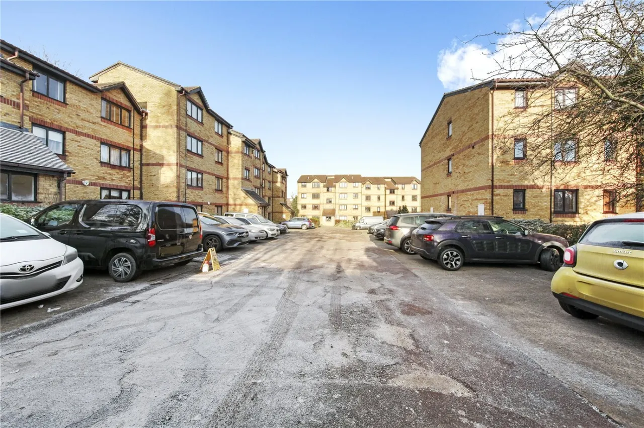 Cornmow Drive, London, NW10, photo 9