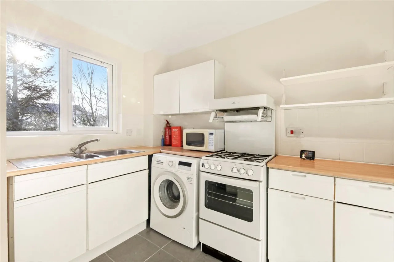 Cornmow Drive, London, NW10, photo 3