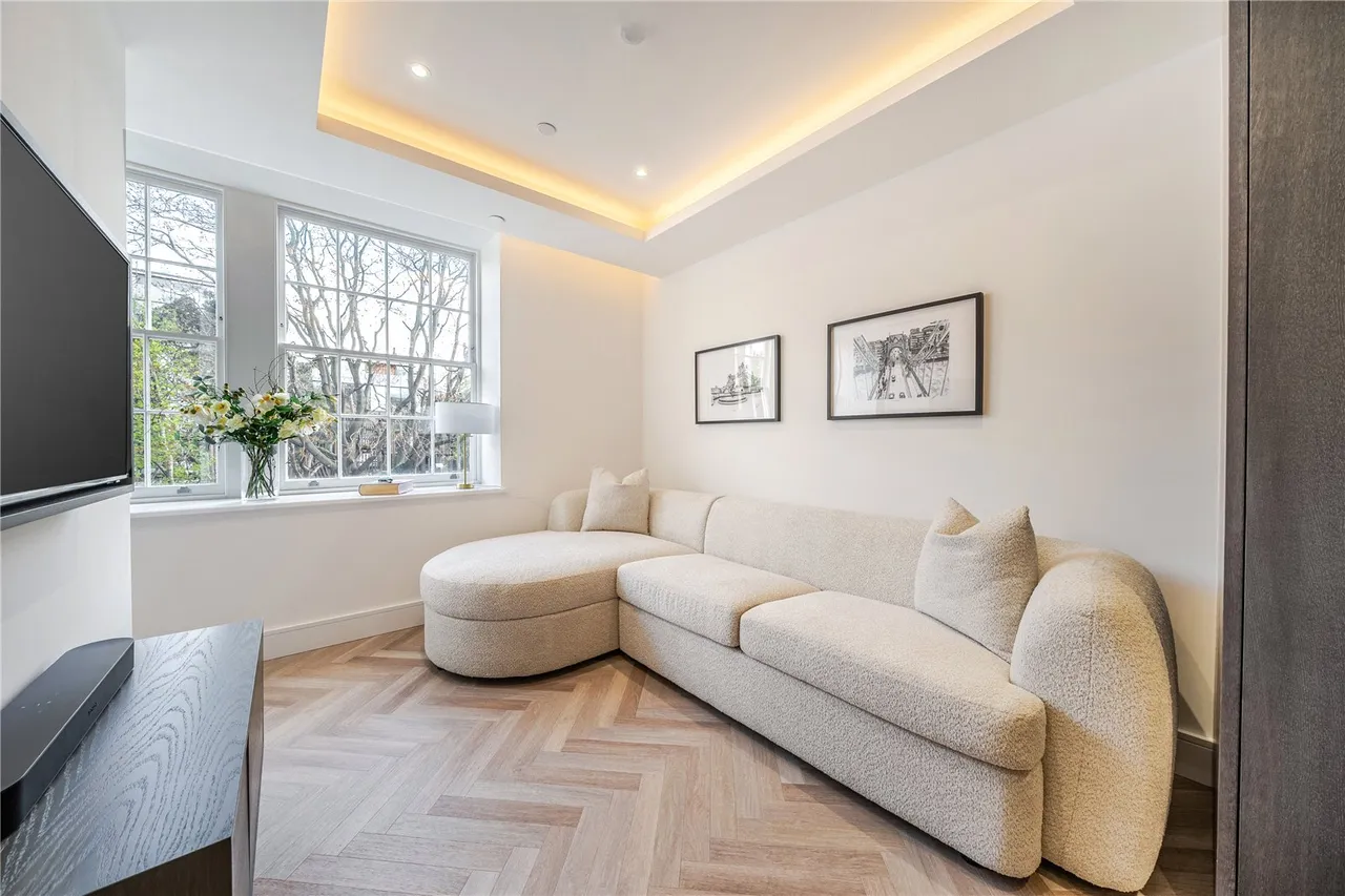 Brigade Court, London, SE1, photo 6