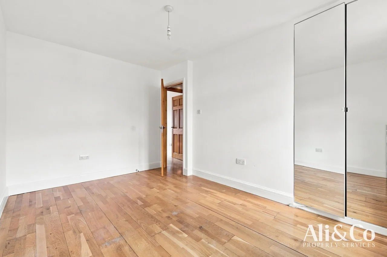 Tunnel Cottages, Grays, Essex, RM20 3HT, photo 16