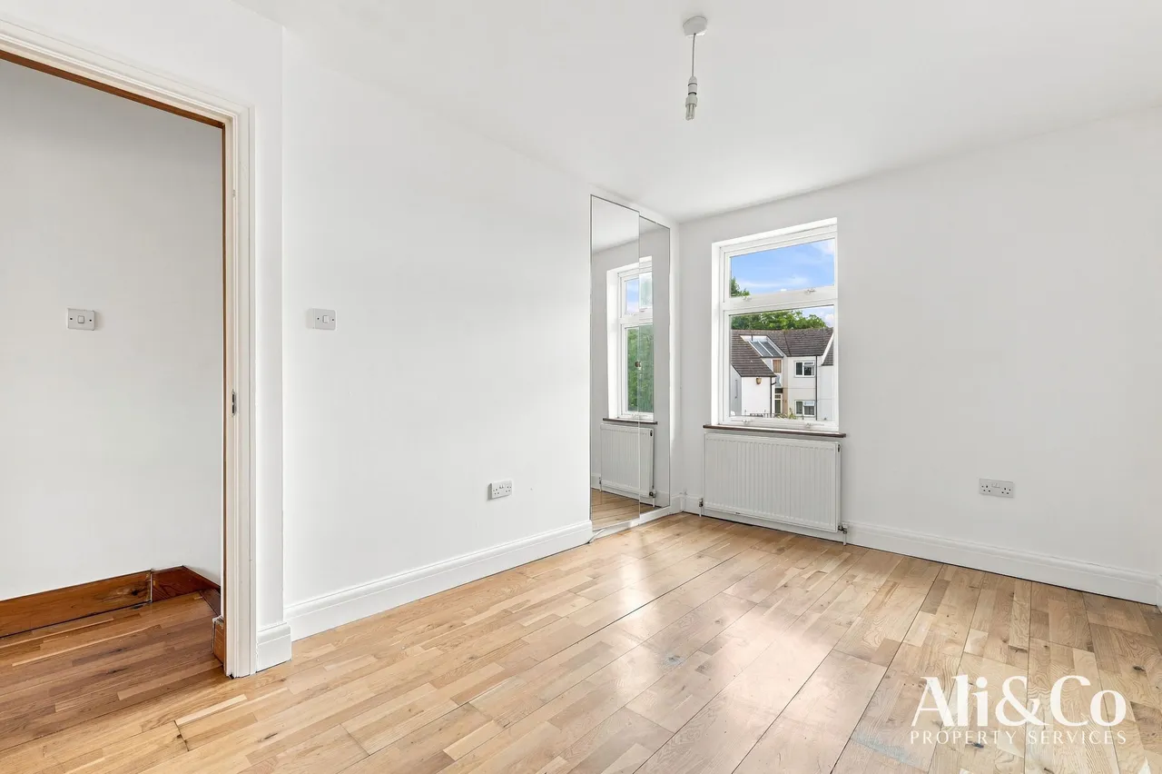 Tunnel Cottages, Grays, Essex, RM20 3HT, photo 14