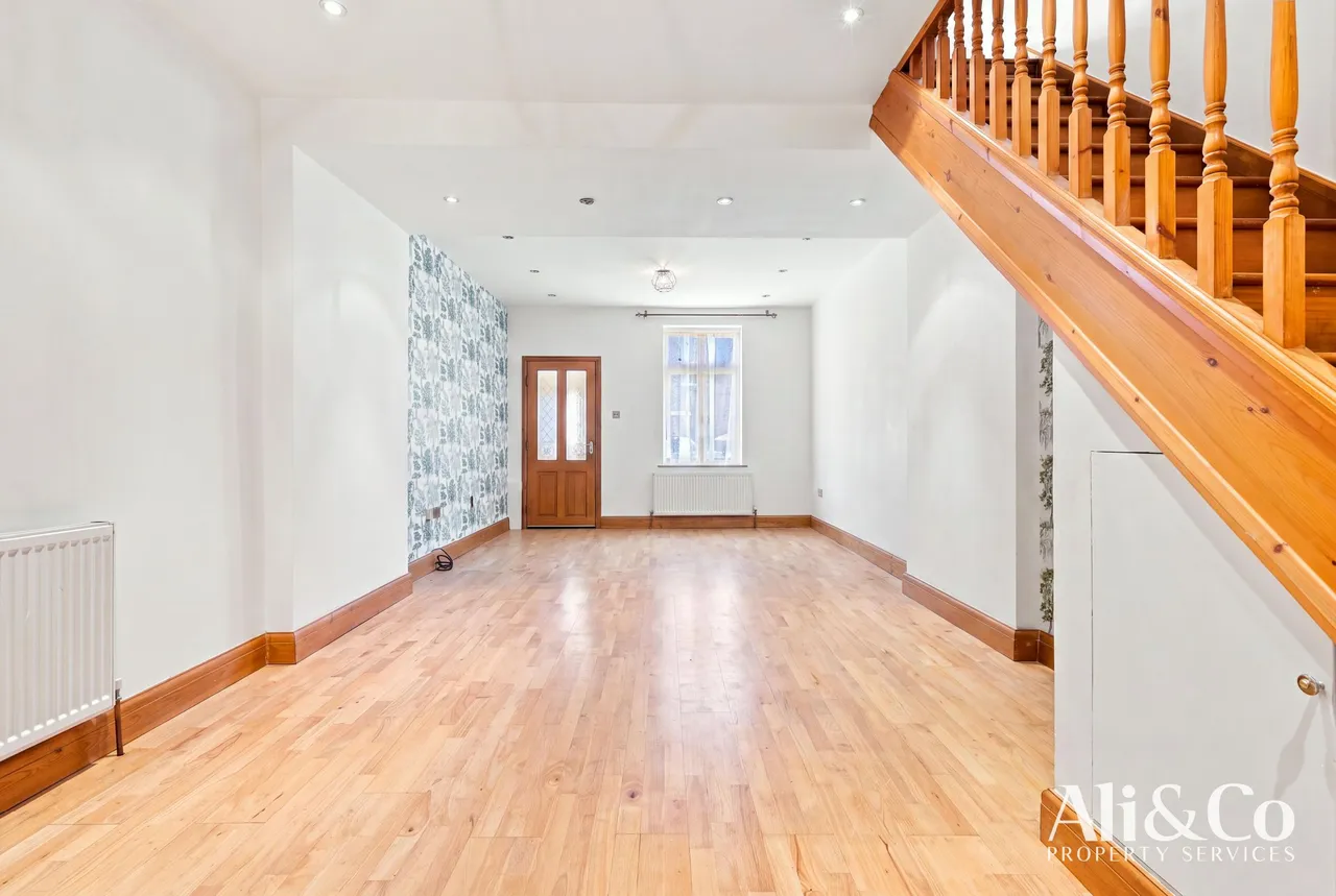 Tunnel Cottages, Grays, Essex, RM20 3HT, photo 6