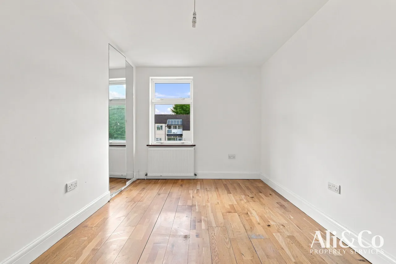 Tunnel Cottages, Grays, Essex, RM20 3HT, photo 15