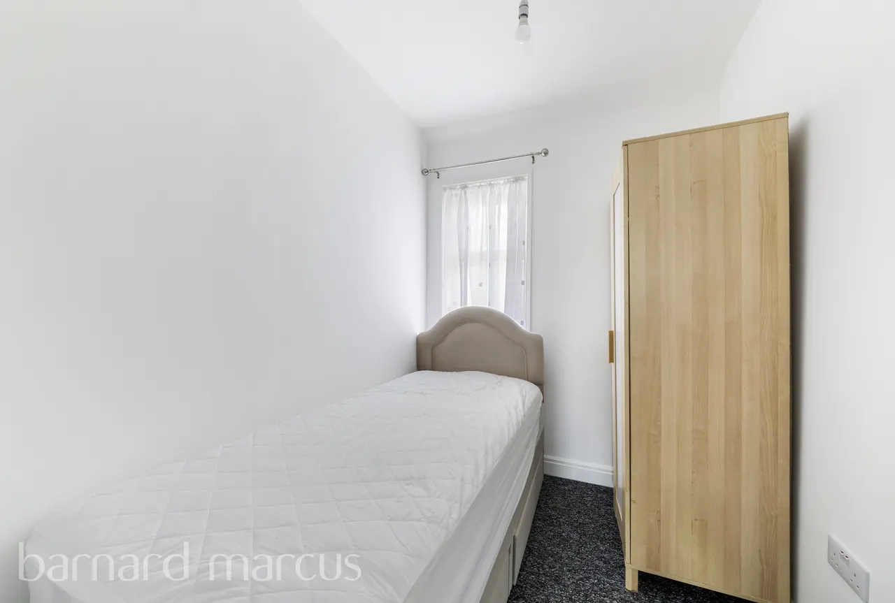 Winchcombe Road, CARSHALTON, photo 8