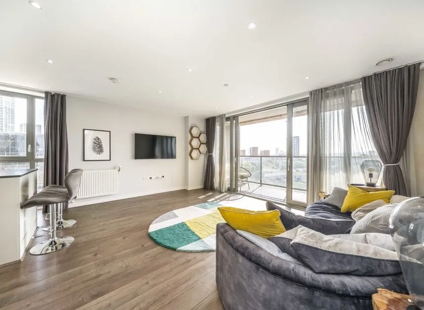 East Ferry Road, Canary Wharf, E14, photo 2