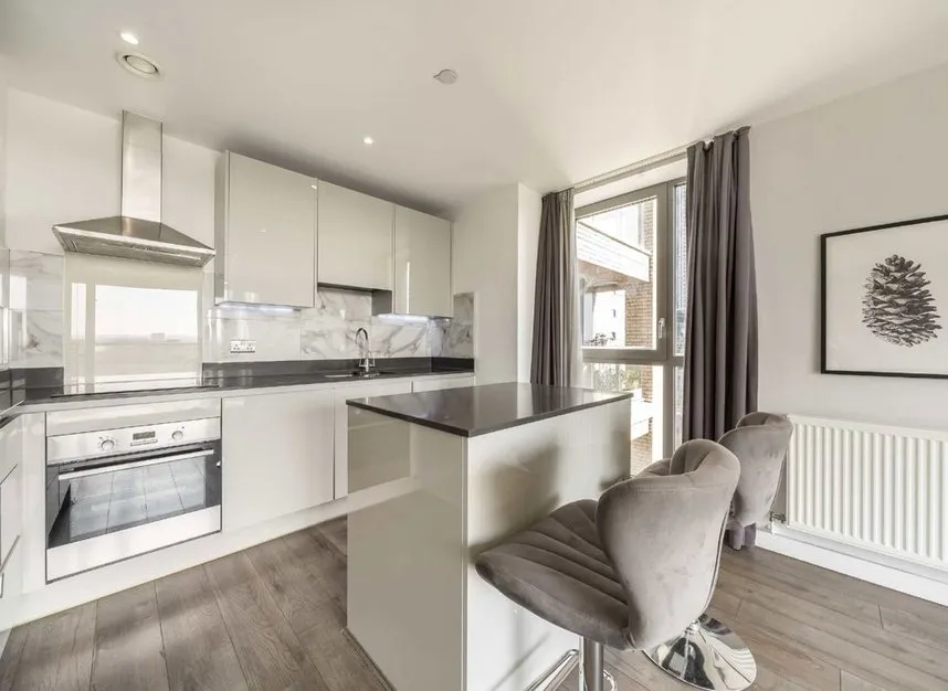 East Ferry Road, Canary Wharf, E14, photo 3