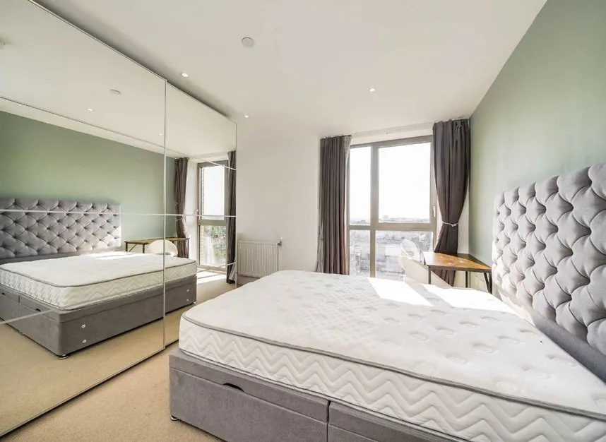 East Ferry Road, Canary Wharf, E14, photo 5