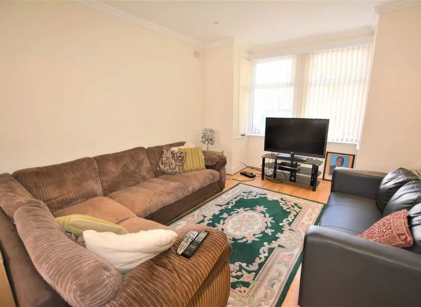 Audley Road, Hendon, NW4, photo 2